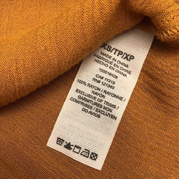 Garage top. Size xs. Like new - Picture 7 of 7